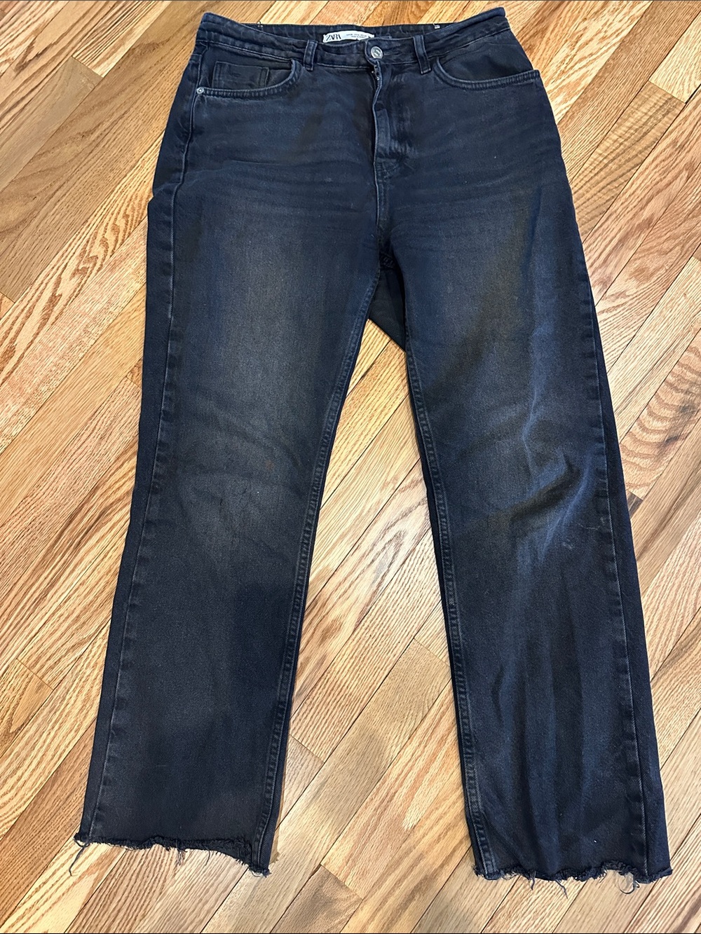 Women’s Zara Black Relaxed Straight-Leg Jeans- Size 6